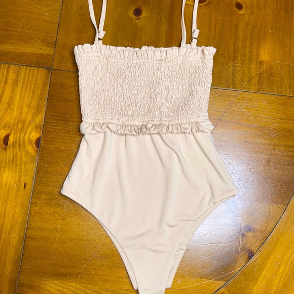 🖤Princess Polly Tan Bodysuit - Picture 1 of 5